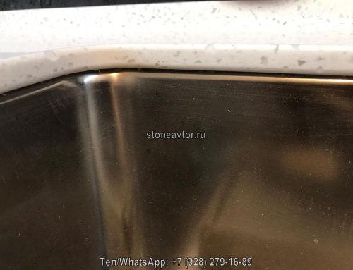 Белая кухонная столешница из акрилового камня с радиусным краем: изготовление на заказ, цена